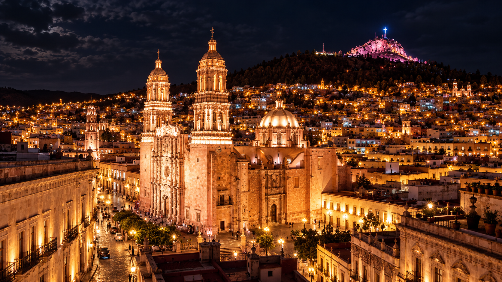 Vista nocturna de la Catedral y el cerro de la Bufa
